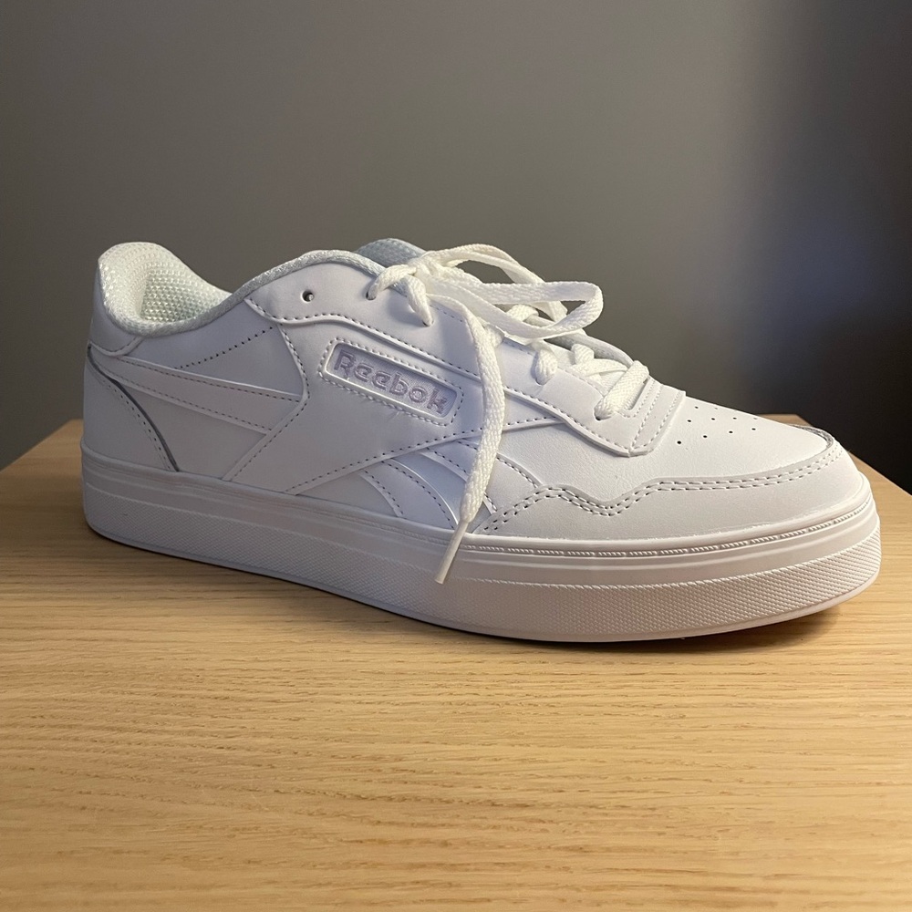 NWT Reebok Court Advance - Women’s 11